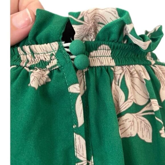 Sienna  Sky Green Floral Blouse size medium - Picture 2 of 8